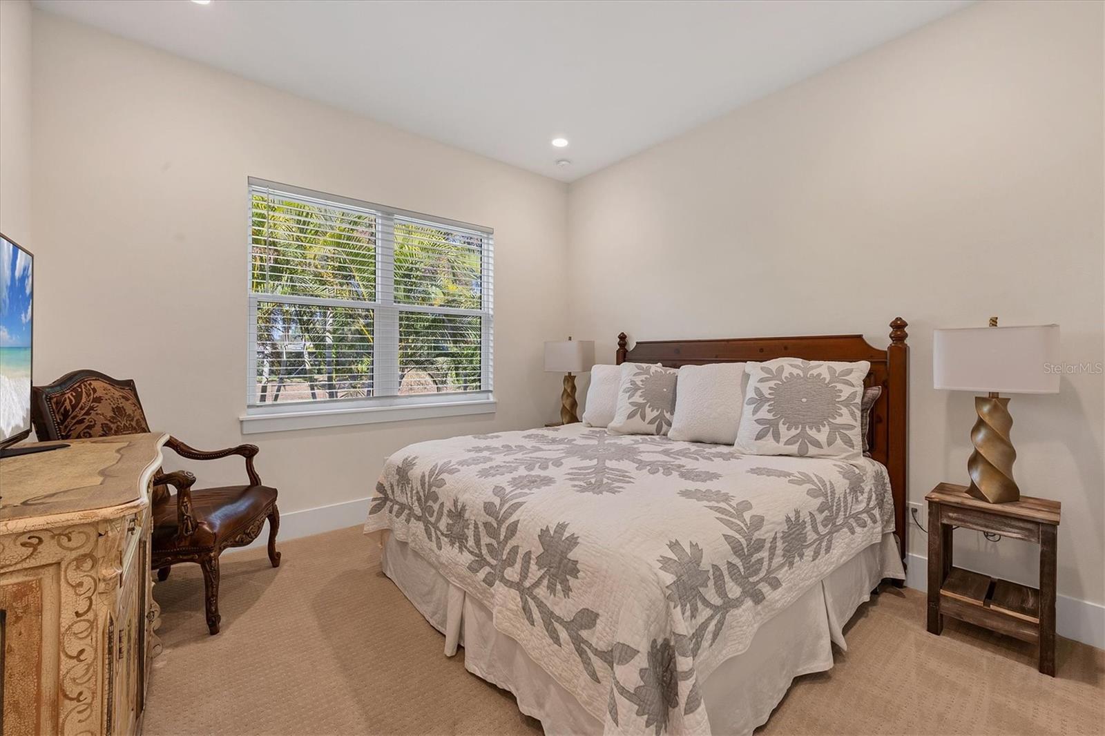 Image 33 of 75 For 7927 Longbay Boulevard