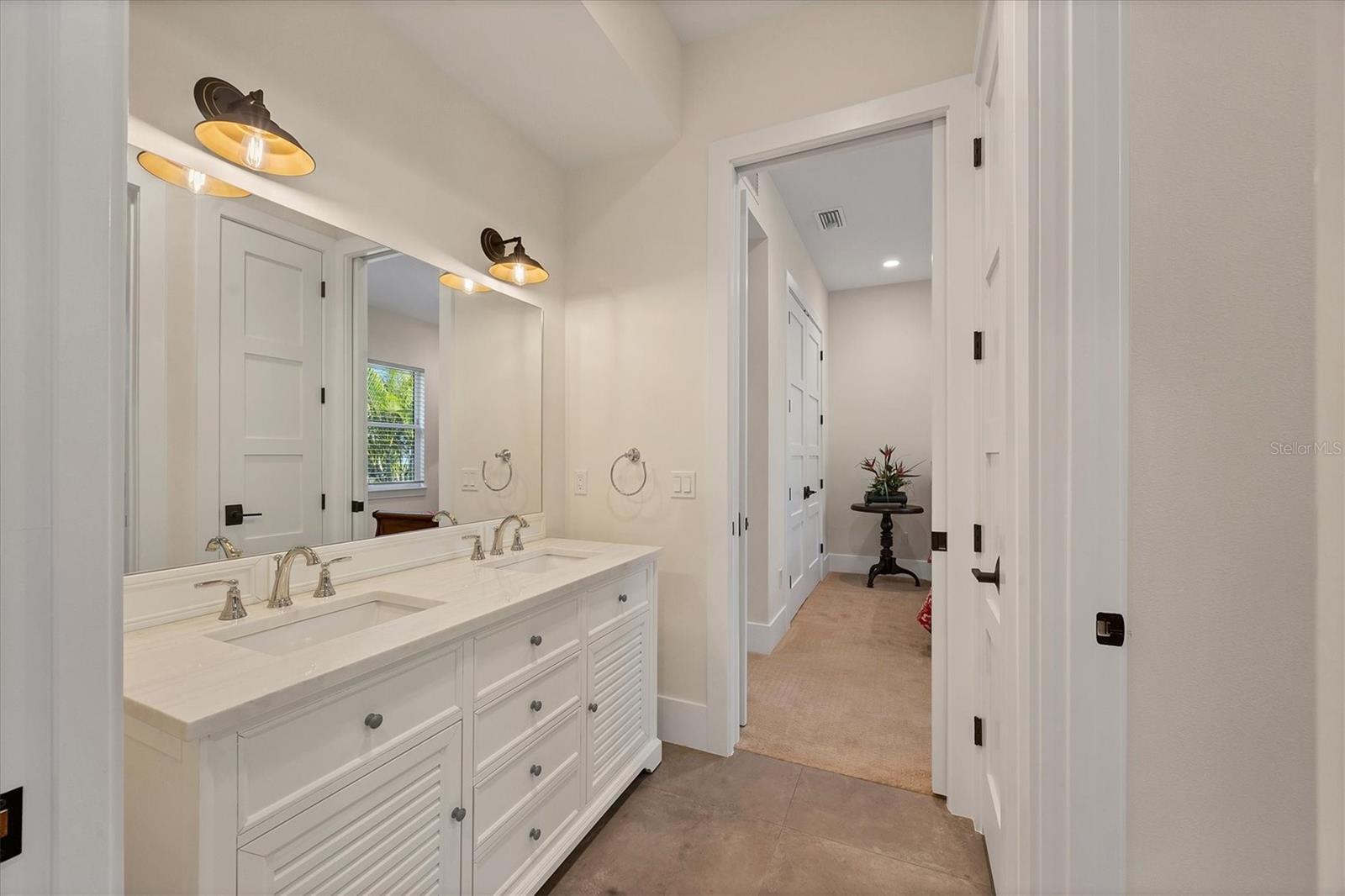 Image 34 of 75 For 7927 Longbay Boulevard