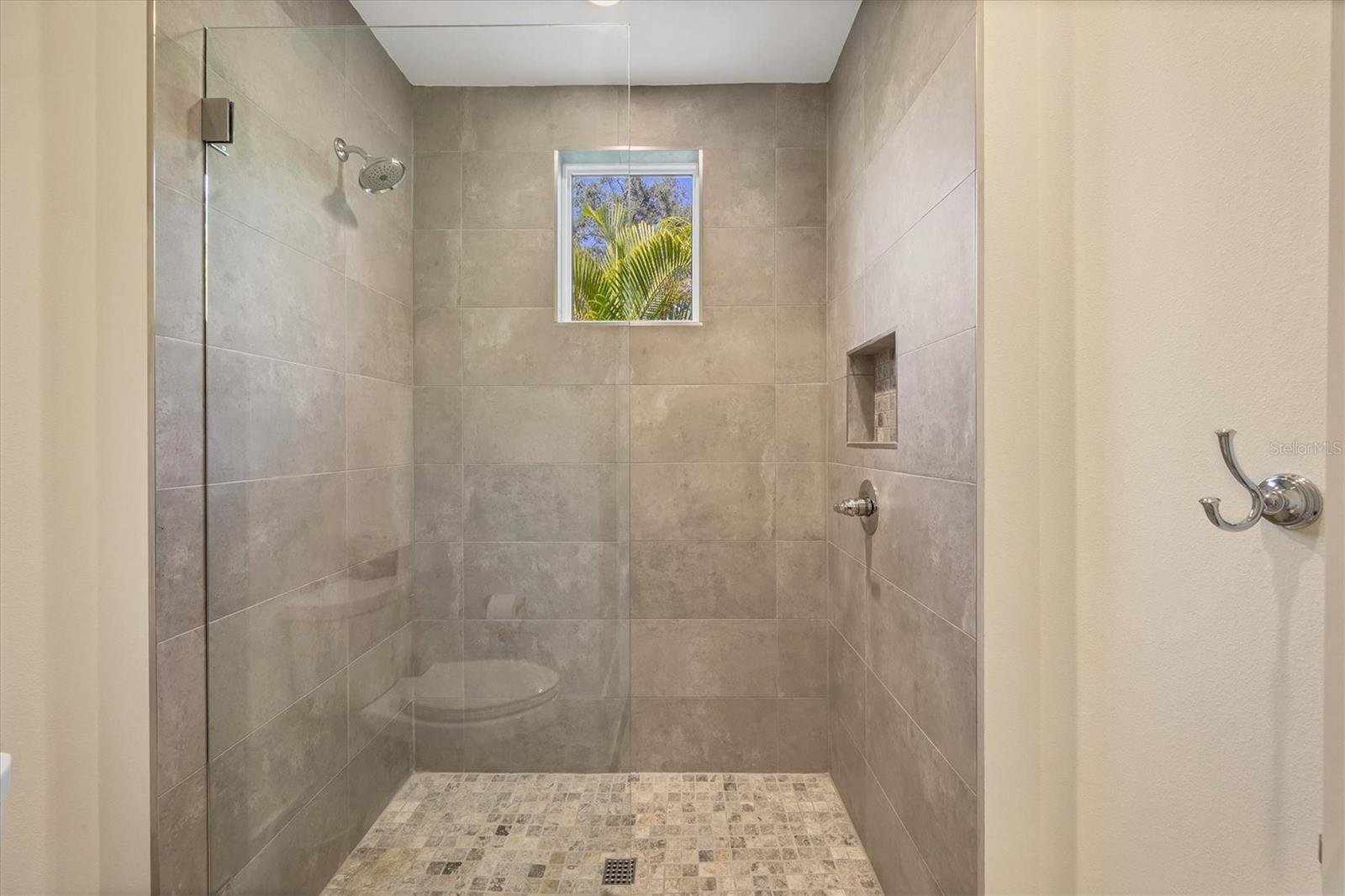 Image 35 of 75 For 7927 Longbay Boulevard