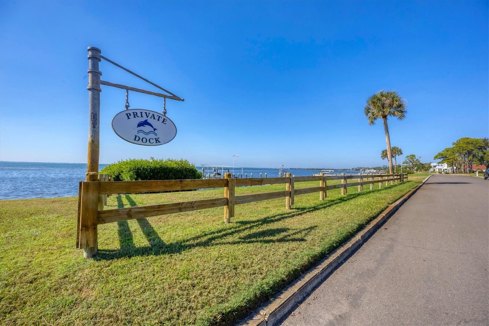 Image 52 of 75 For 7927 Longbay Boulevard