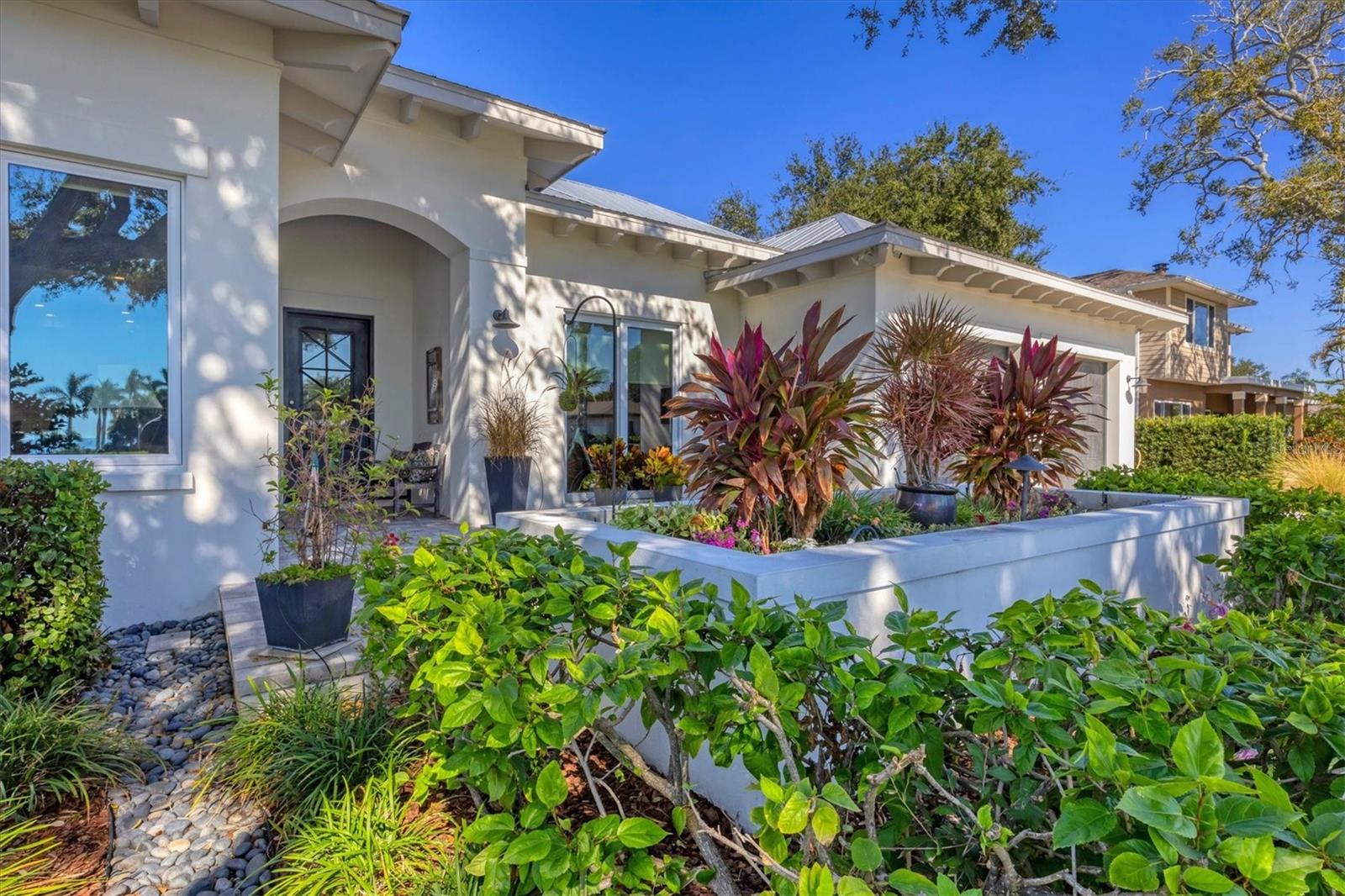 Image 6 of 75 For 7927 Longbay Boulevard