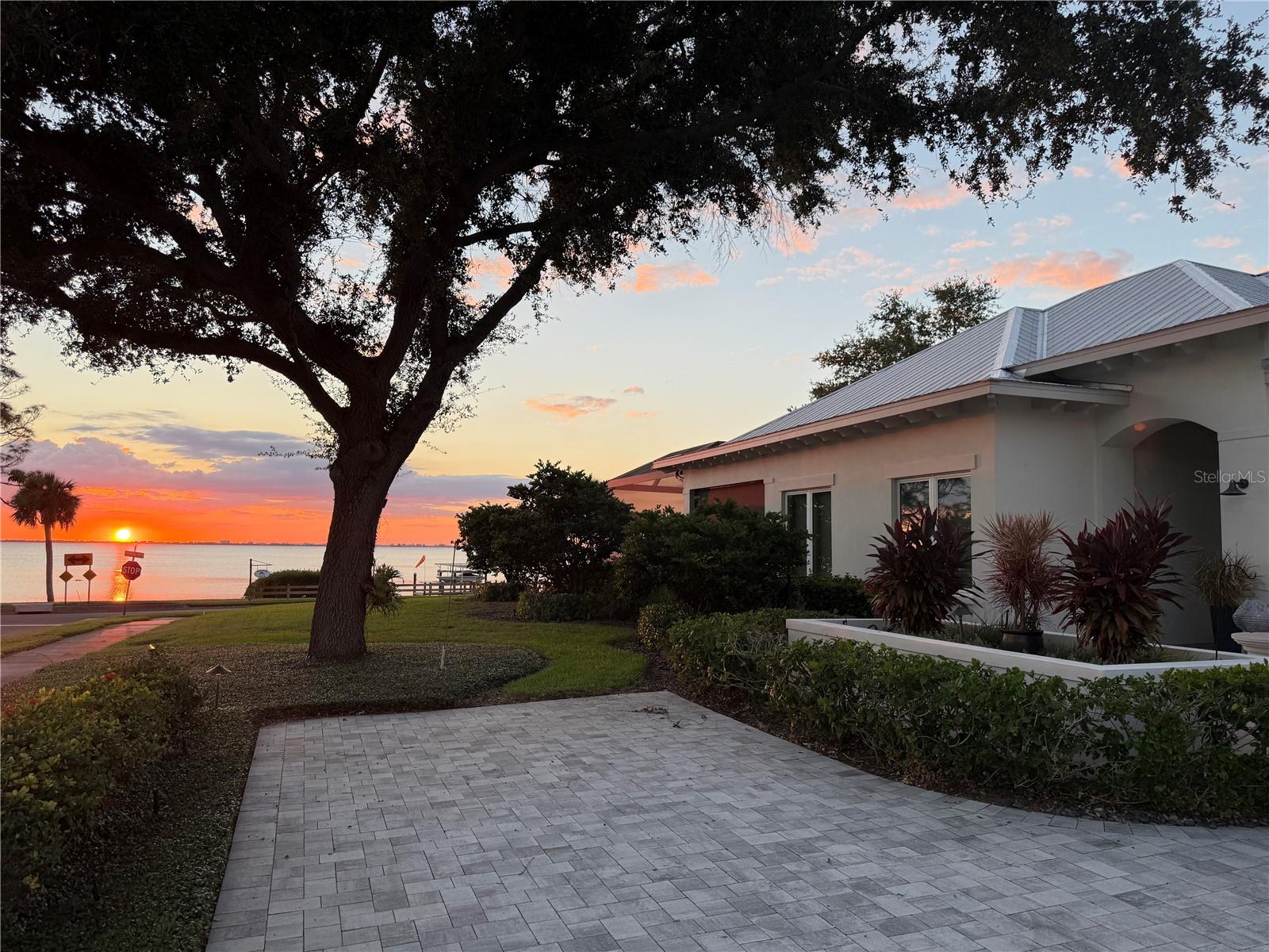 Image 60 of 75 For 7927 Longbay Boulevard