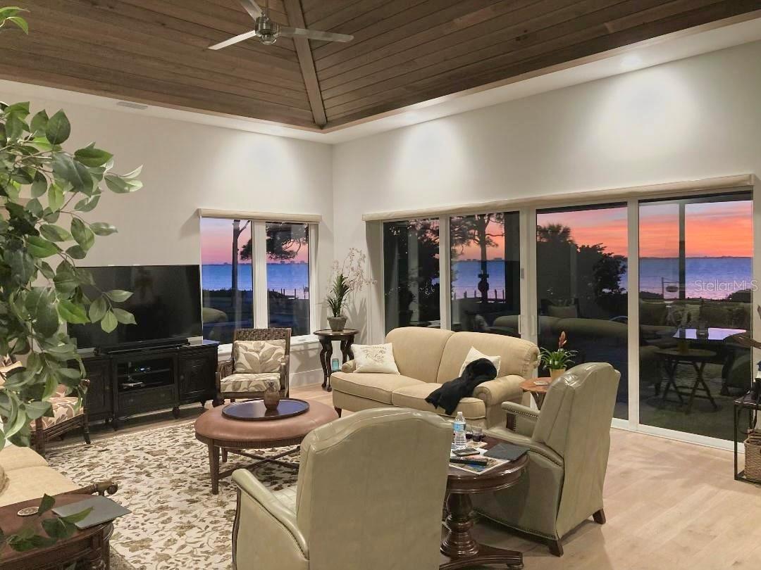 Image 62 of 75 For 7927 Longbay Boulevard