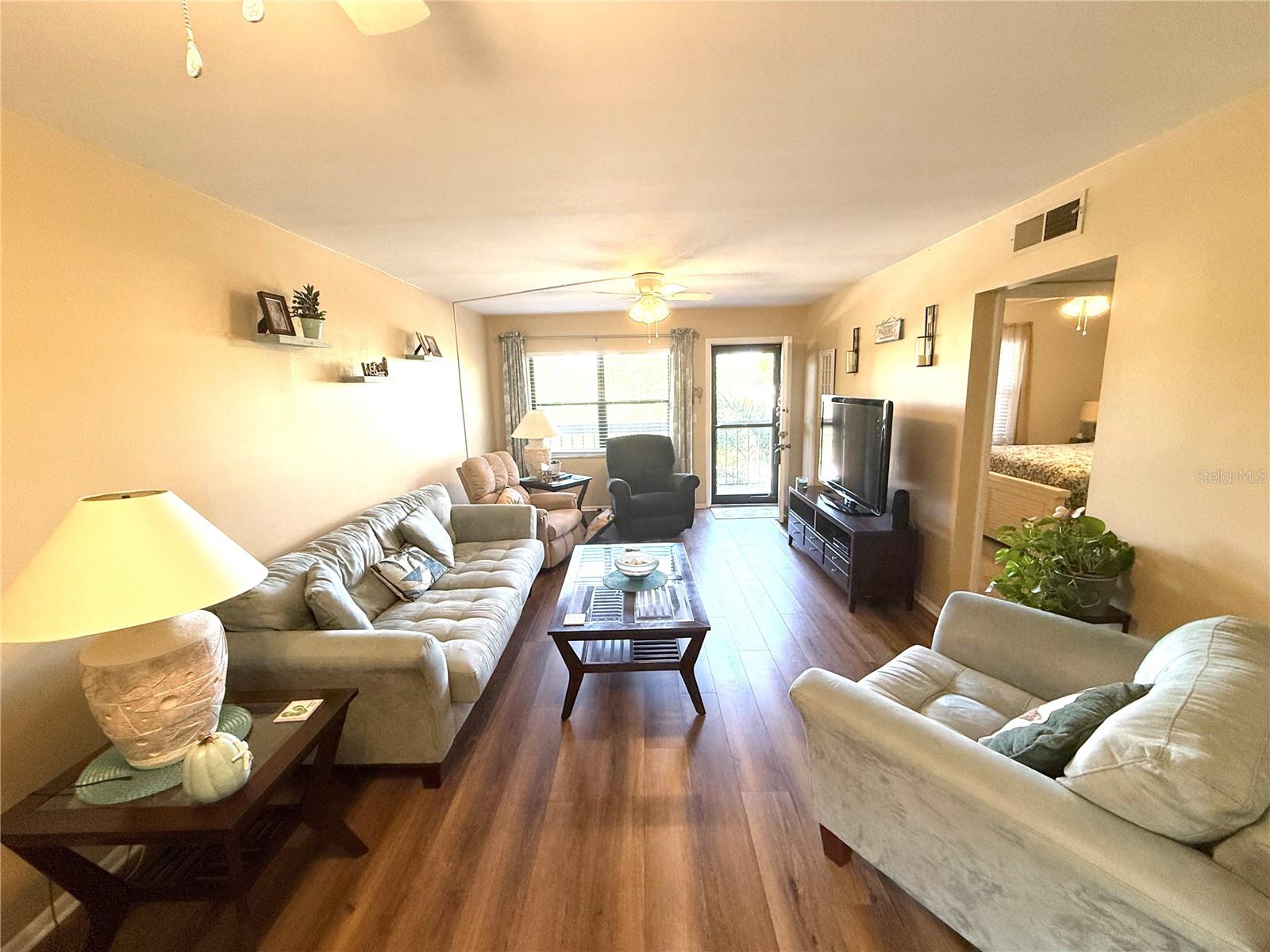 Image 11 of 41 For 315 30th Avenue W B305