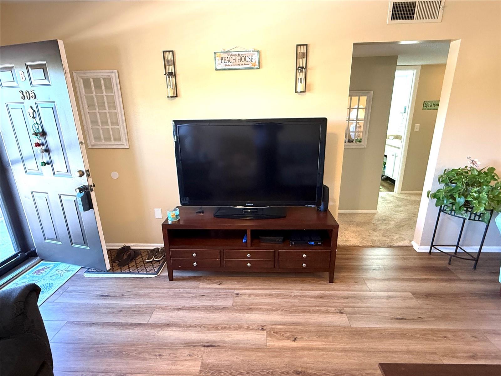 Image 15 of 41 For 315 30th Avenue W B305