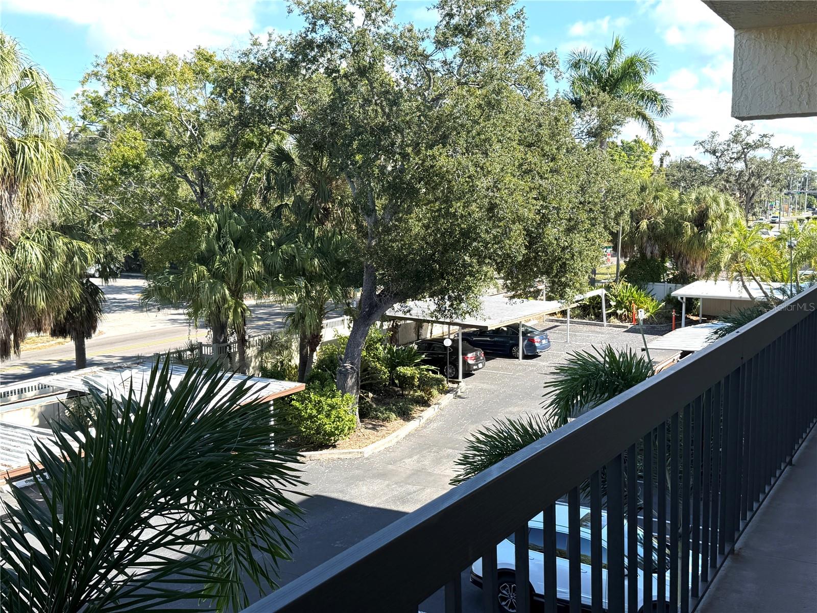 Image 27 of 41 For 315 30th Avenue W B305