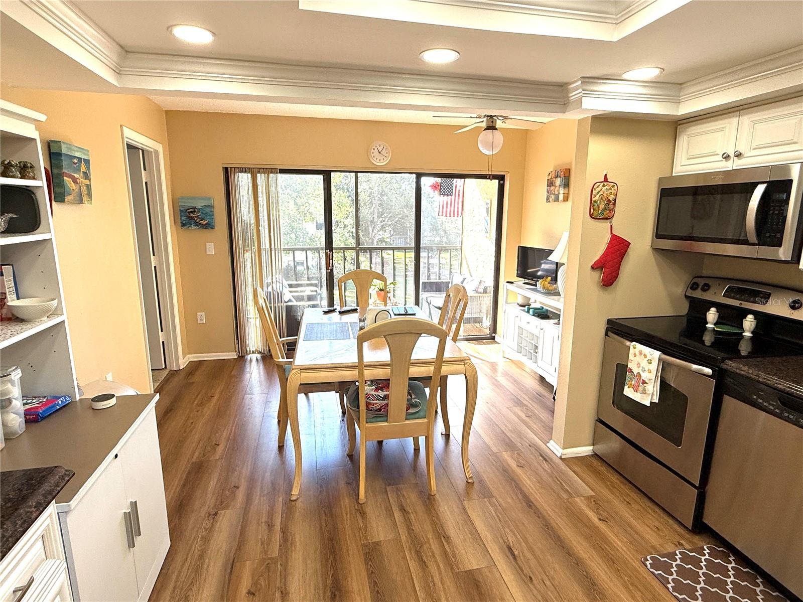 Image 8 of 41 For 315 30th Avenue W B305