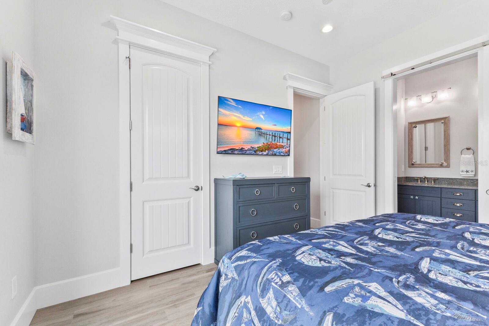 Image 35 of 97 For 118 Mangrove Avenue