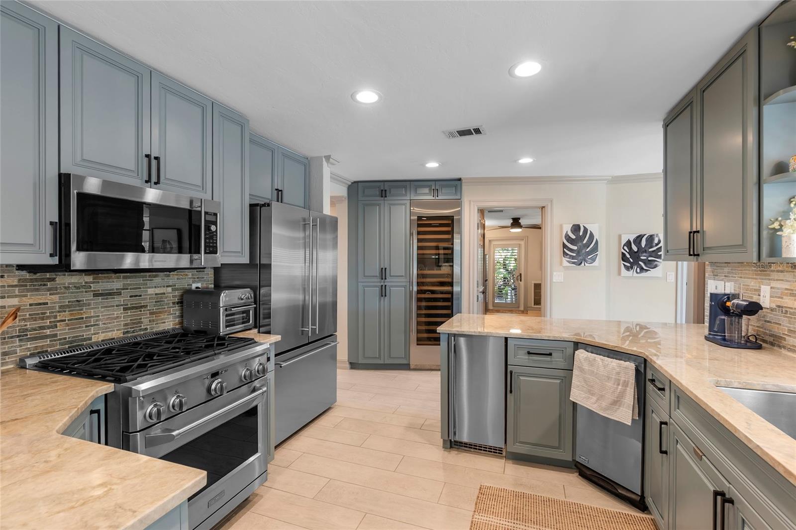 Image 12 of 51 For 518 Venice Lane