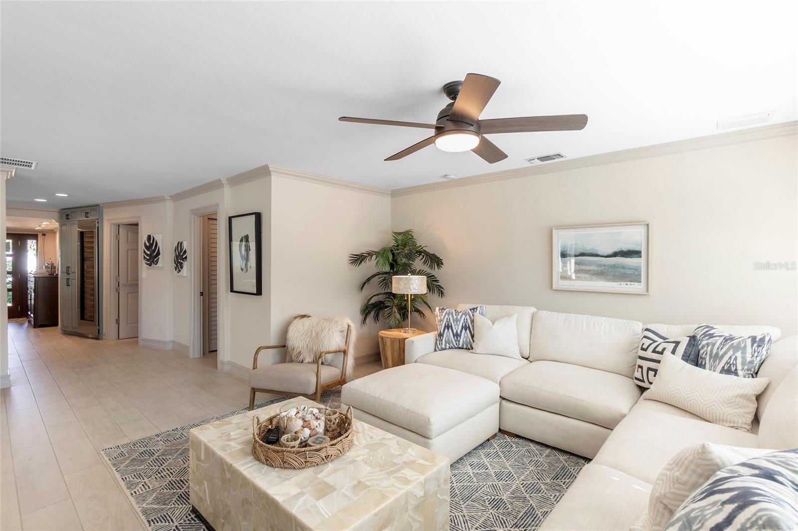 Image 24 of 51 For 518 Venice Lane