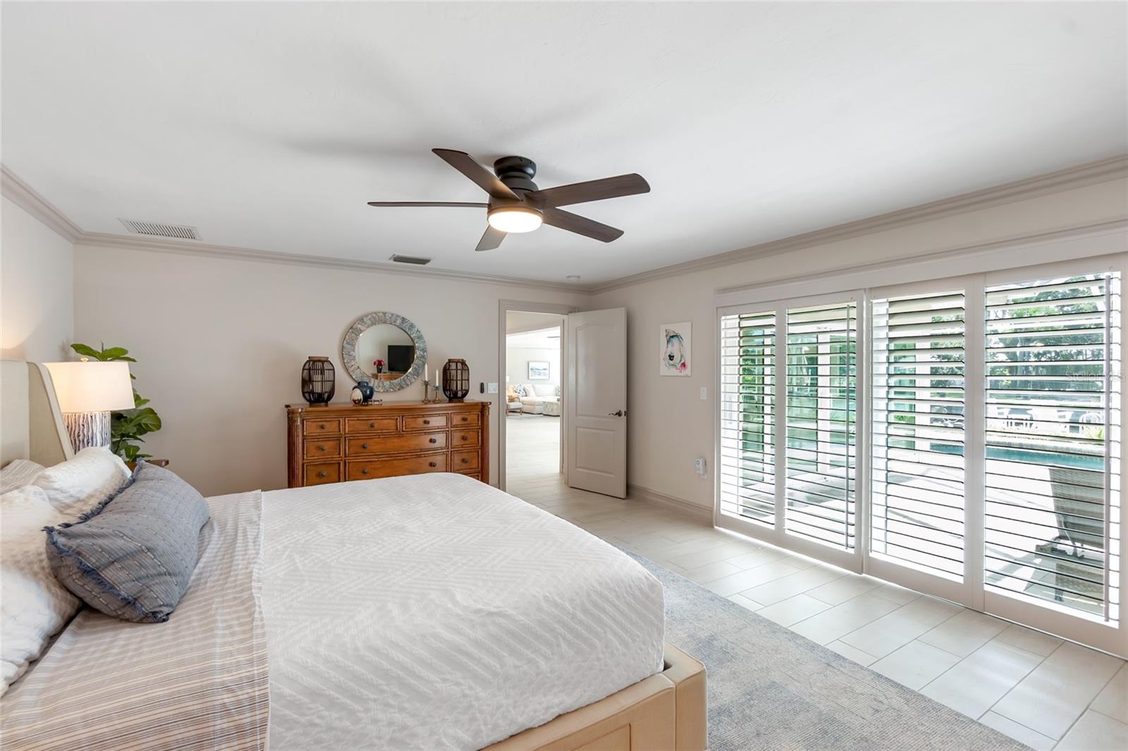 Image 27 of 51 For 518 Venice Lane