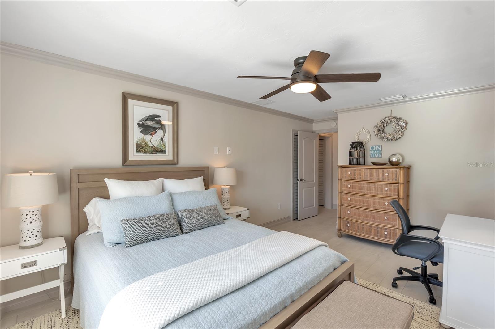 Image 36 of 51 For 518 Venice Lane