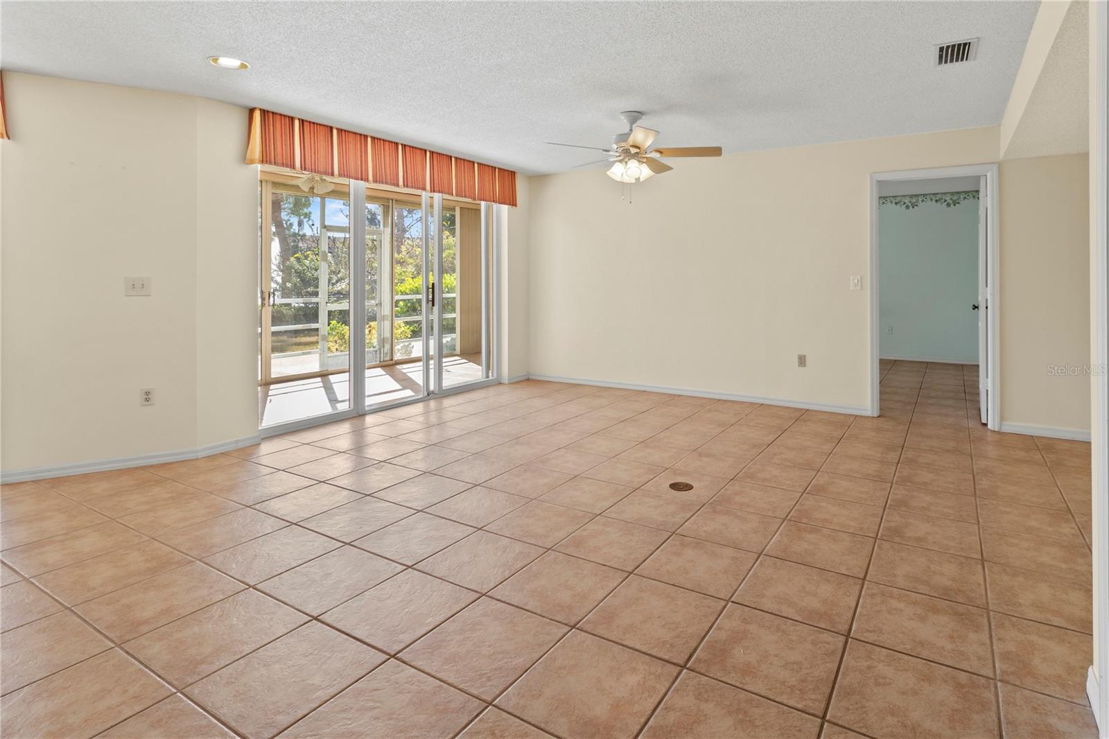 Image 11 of 49 For 6101 34th Street W 14b