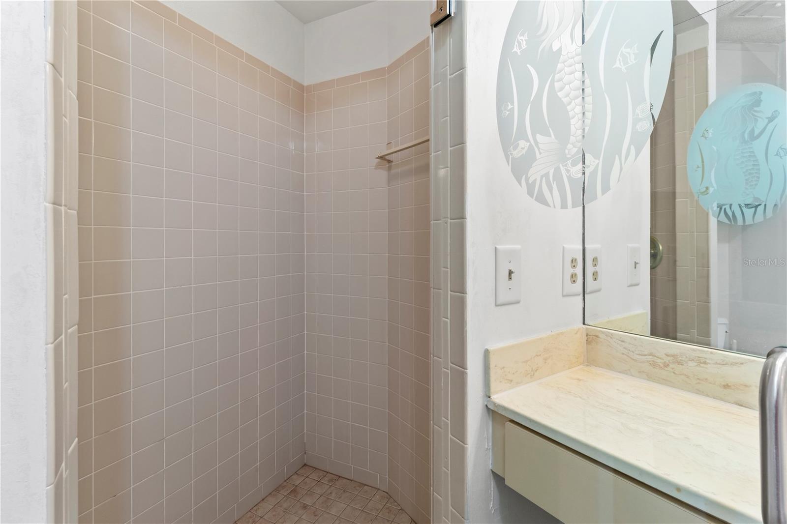 Image 27 of 49 For 6101 34th Street W 14b