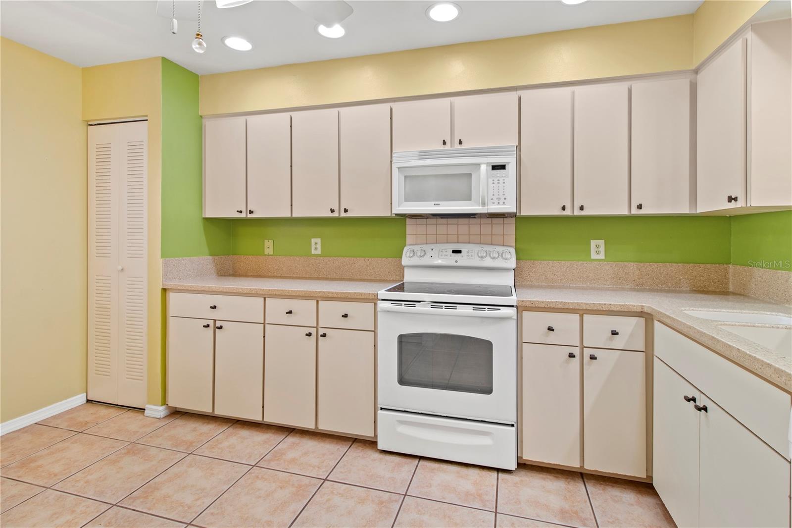 Image 8 of 49 For 6101 34th Street W 14b