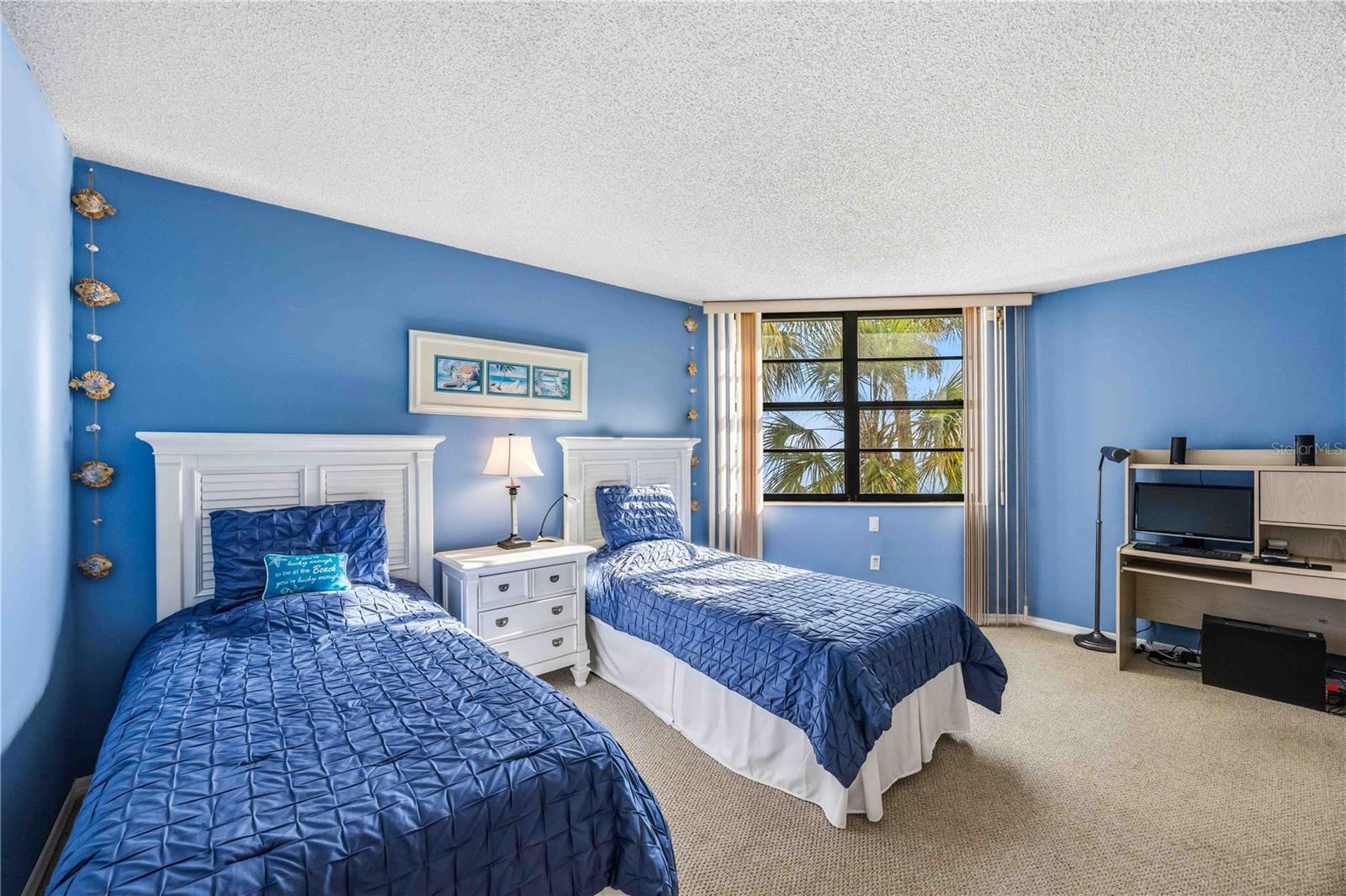 Image 27 of 57 For 1050 Longboat Club Road 301