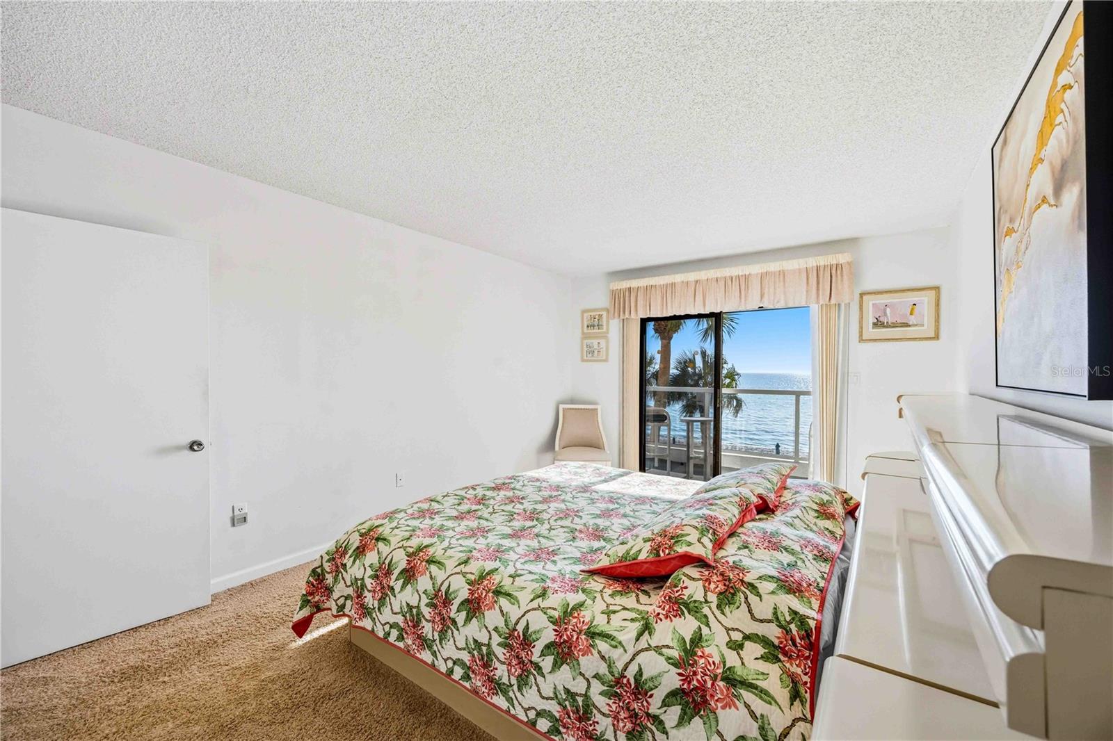 Image 29 of 57 For 1050 Longboat Club Road 301