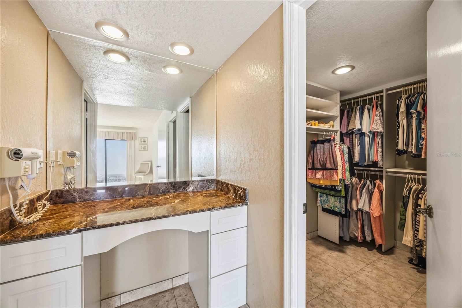 Image 33 of 57 For 1050 Longboat Club Road 301