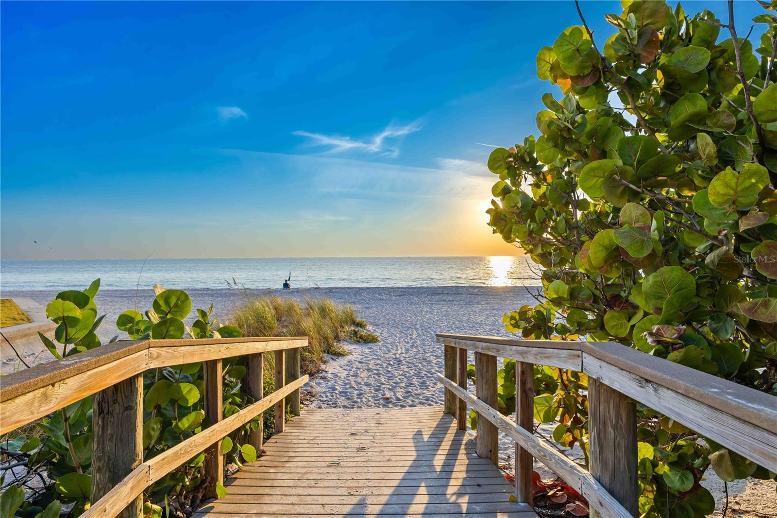 Image 43 of 57 For 1050 Longboat Club Road 301