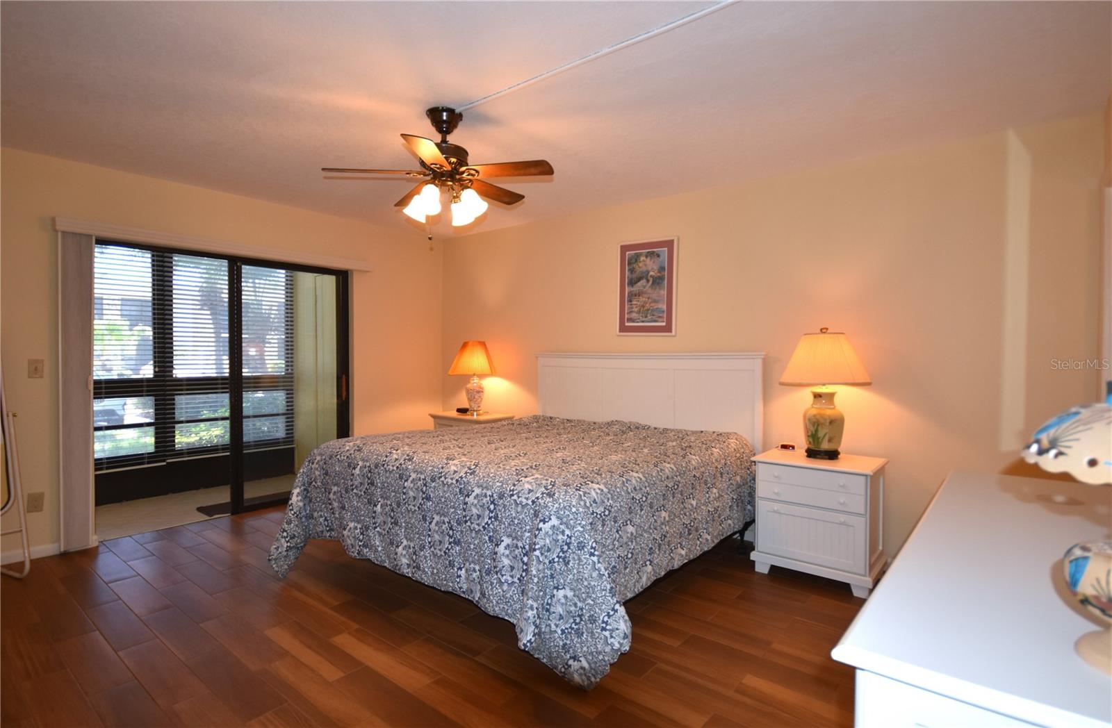 Image 11 of 17 For 5400 34th Street W D6