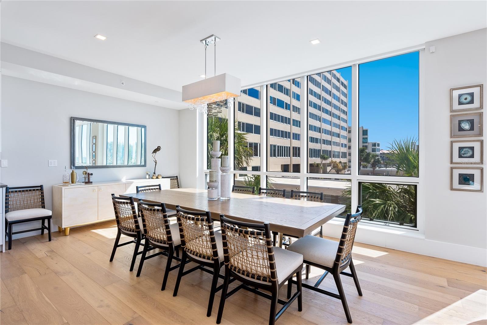 Image 12 of 56 For 6100 Midnight Pass Road 201