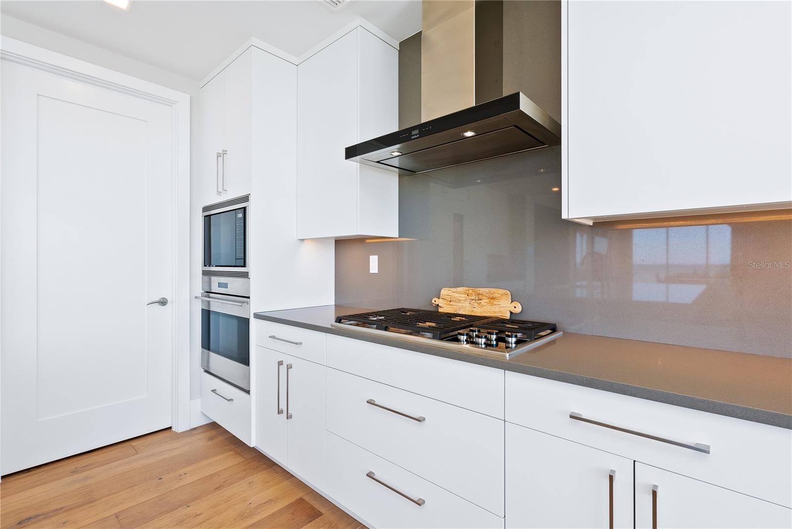 Image 15 of 56 For 6100 Midnight Pass Road 201