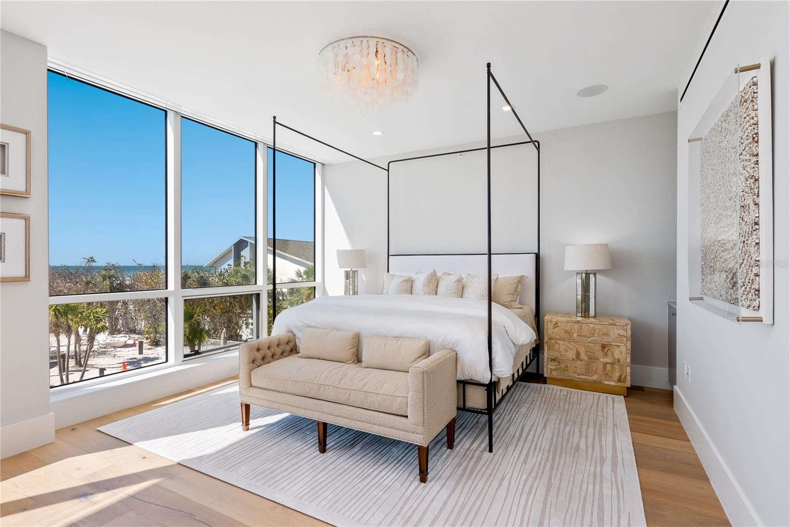 Image 19 of 56 For 6100 Midnight Pass Road 201