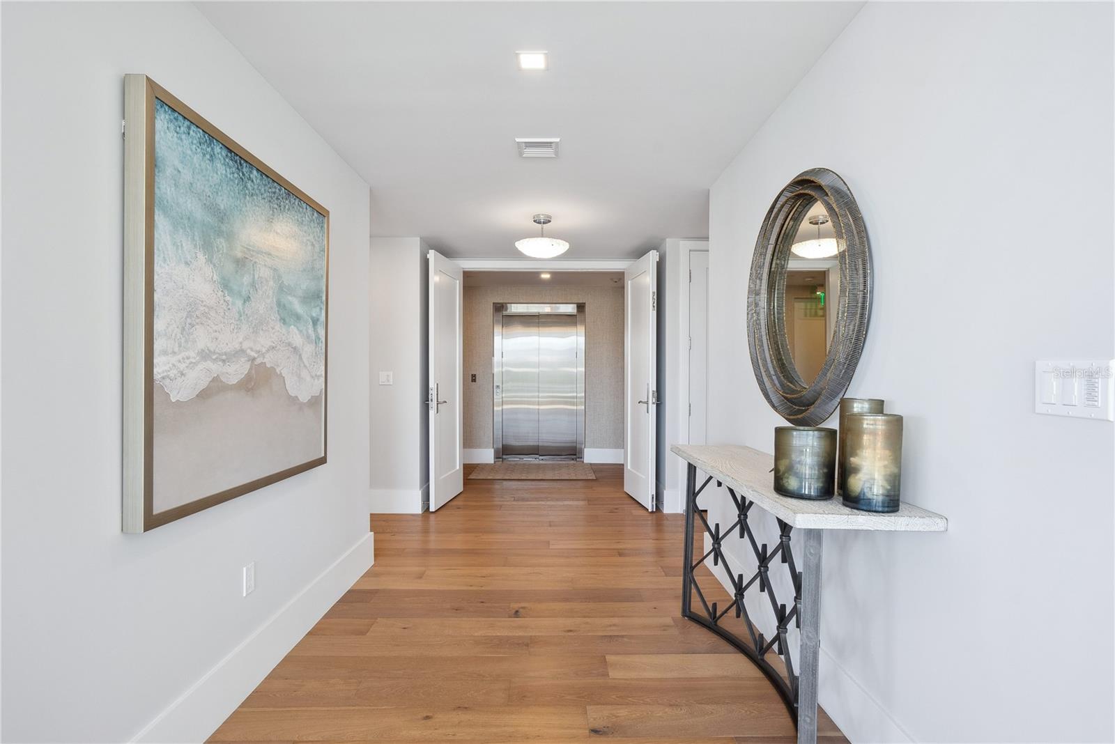 Image 4 of 56 For 6100 Midnight Pass Road 201