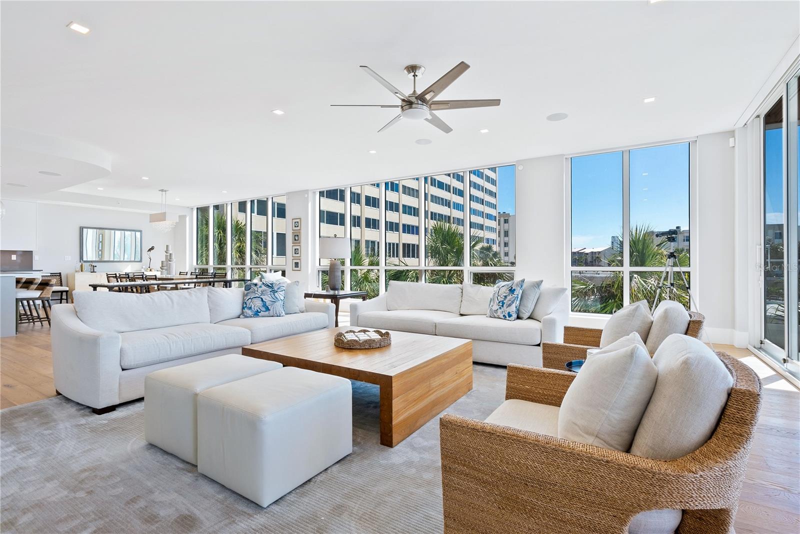 Image 9 of 56 For 6100 Midnight Pass Road 201