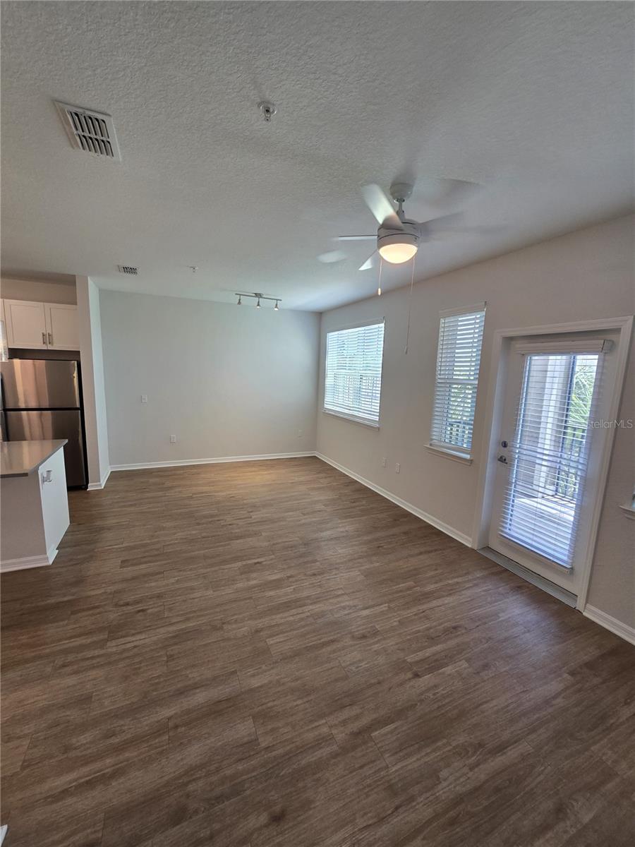 Image 12 of 19 For 6416 Brook Village Cove 113