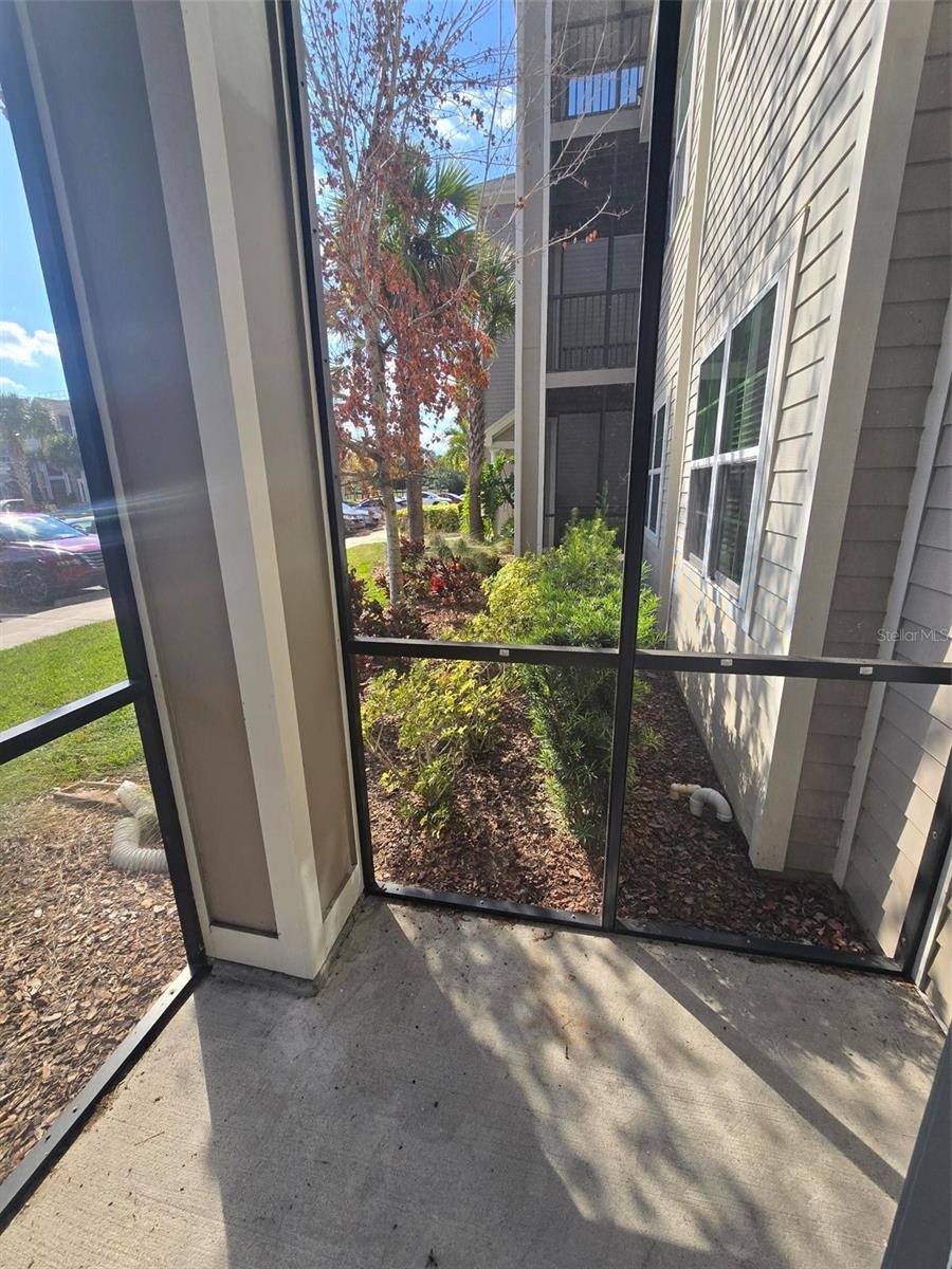 Image 18 of 19 For 6416 Brook Village Cove 113