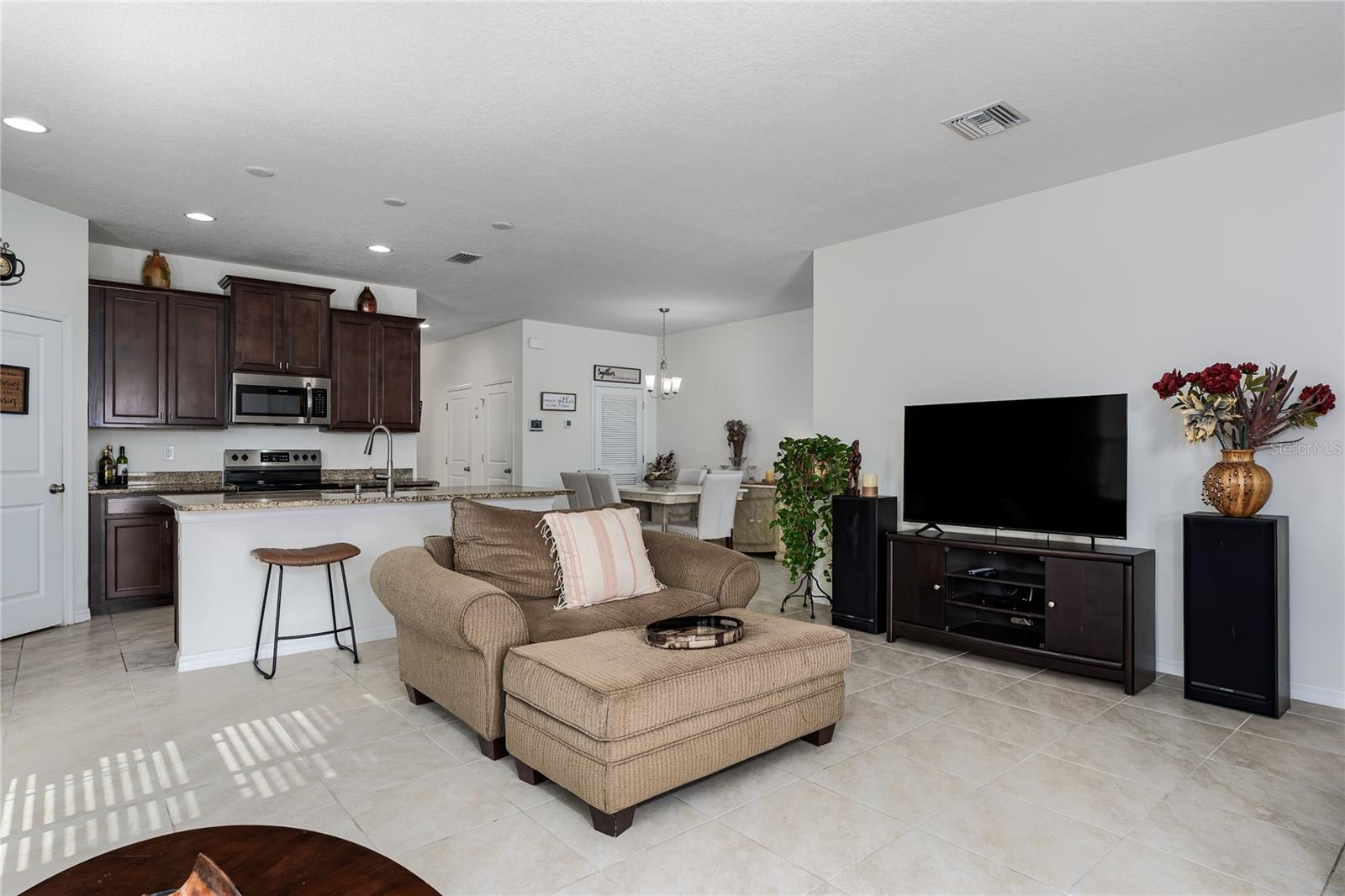 Image 4 of 42 For 6403 Devesta Loop