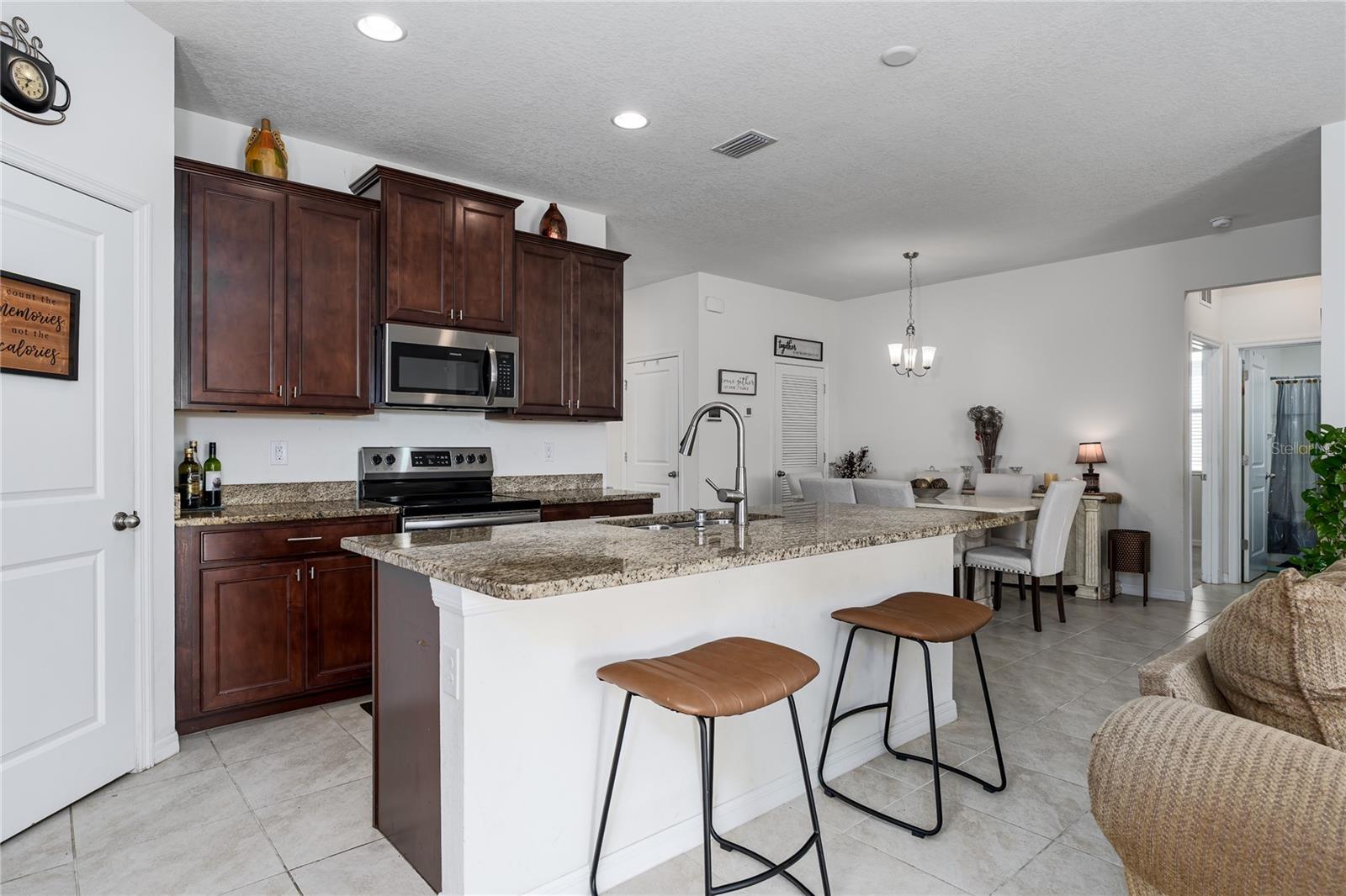 Image 6 of 42 For 6403 Devesta Loop