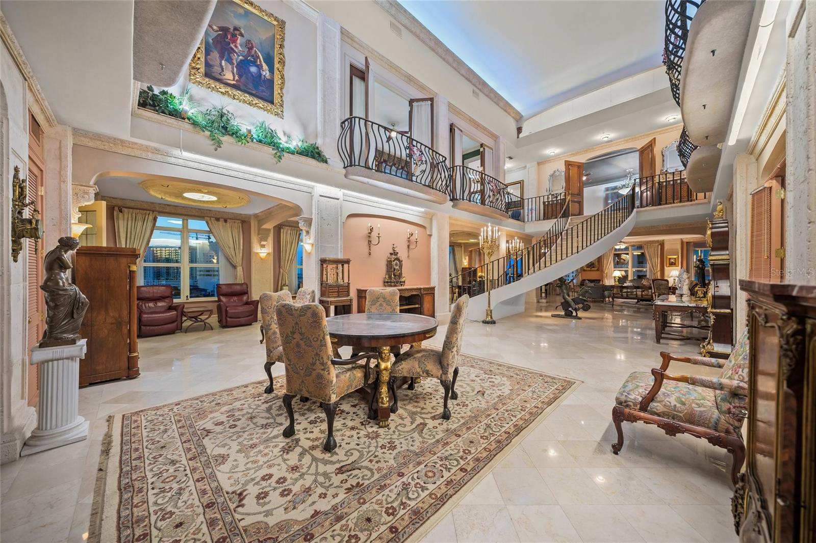 Image 10 of 68 For 1330 Main Street Ph 9 & 10