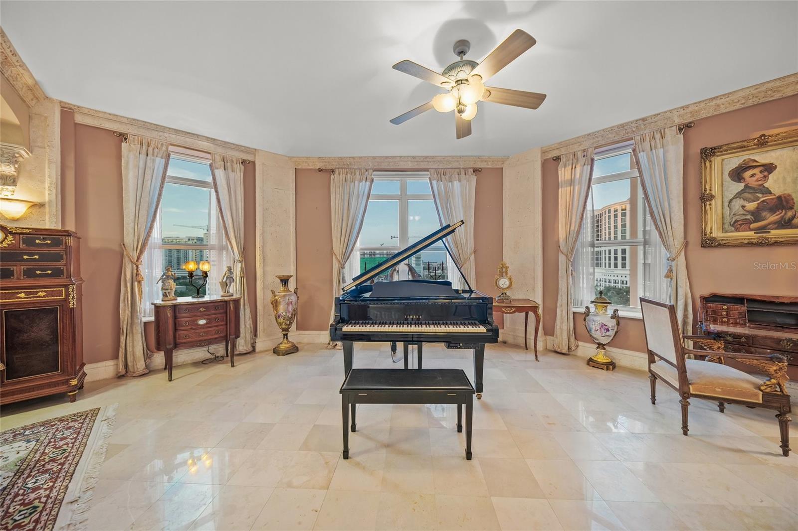 Image 17 of 68 For 1330 Main Street Ph 9 & 10