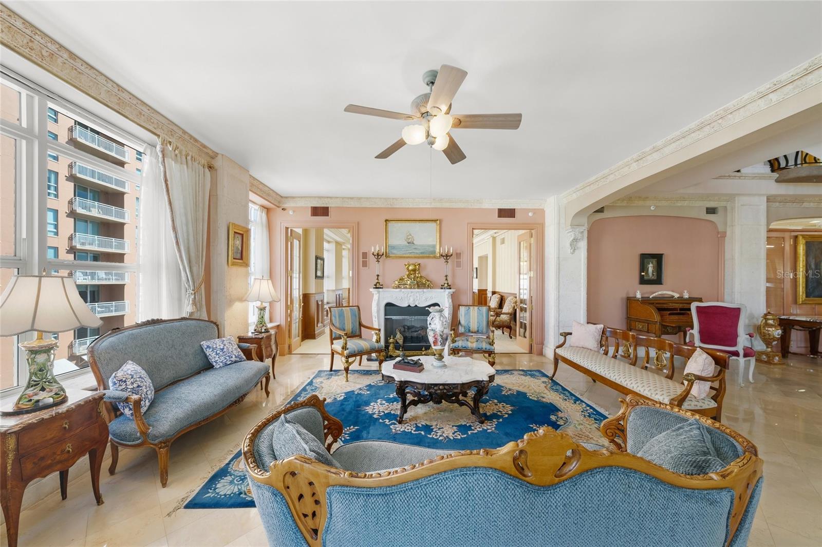 Image 21 of 68 For 1330 Main Street Ph 9 & 10