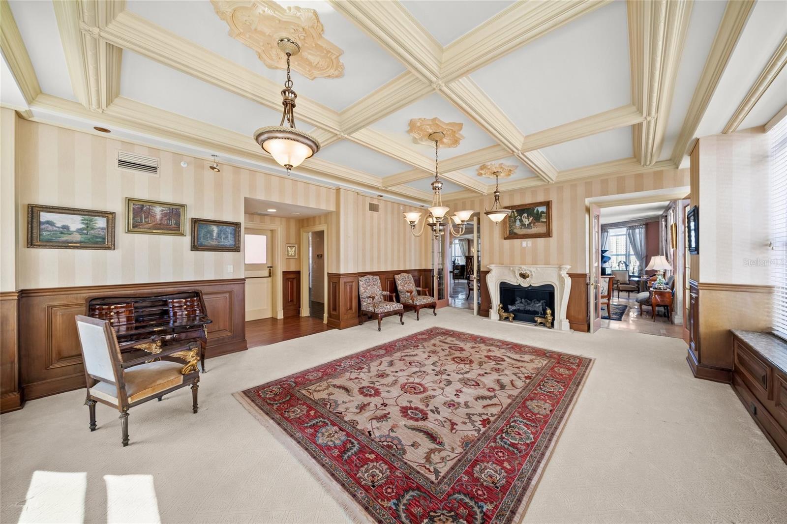 Image 25 of 68 For 1330 Main Street Ph 9 & 10