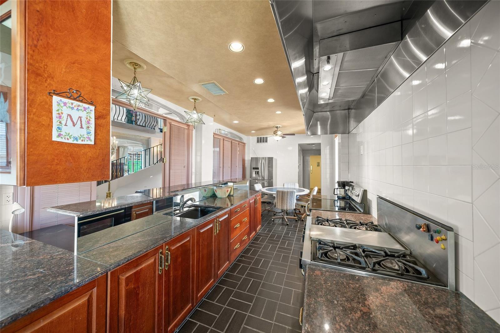 Image 27 of 68 For 1330 Main Street Ph 9 & 10