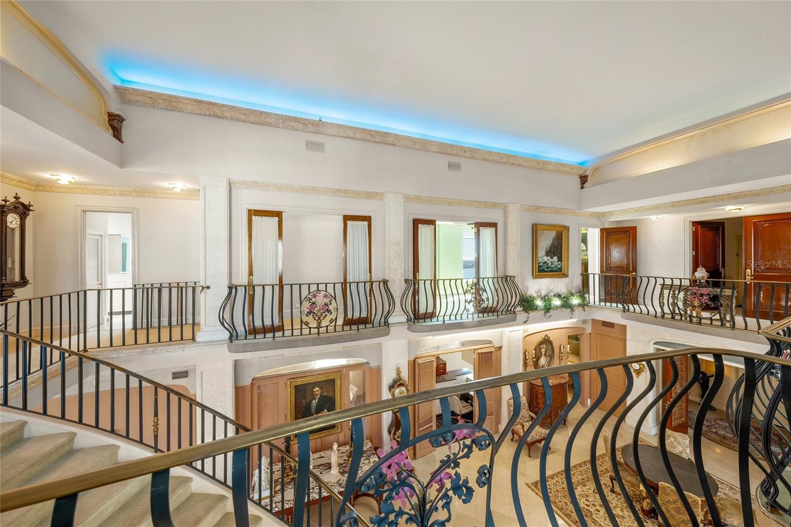 Image 33 of 68 For 1330 Main Street Ph 9 & 10