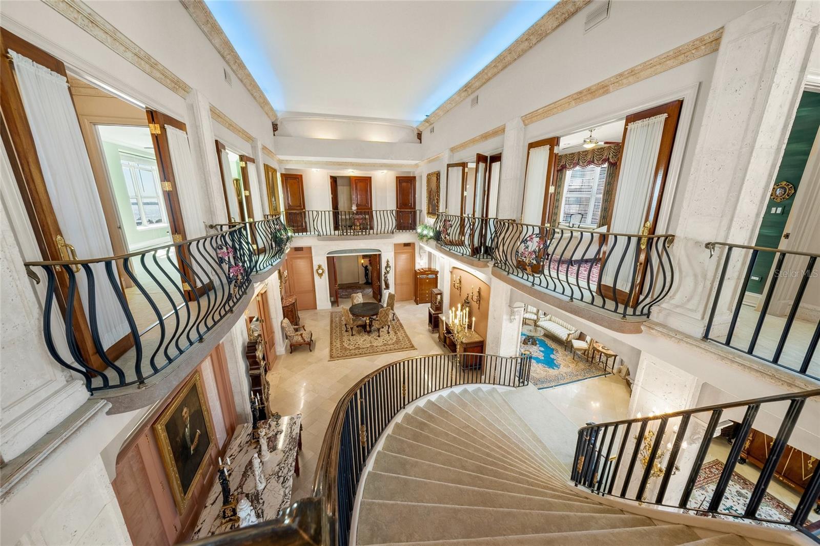 Image 35 of 68 For 1330 Main Street Ph 9 & 10