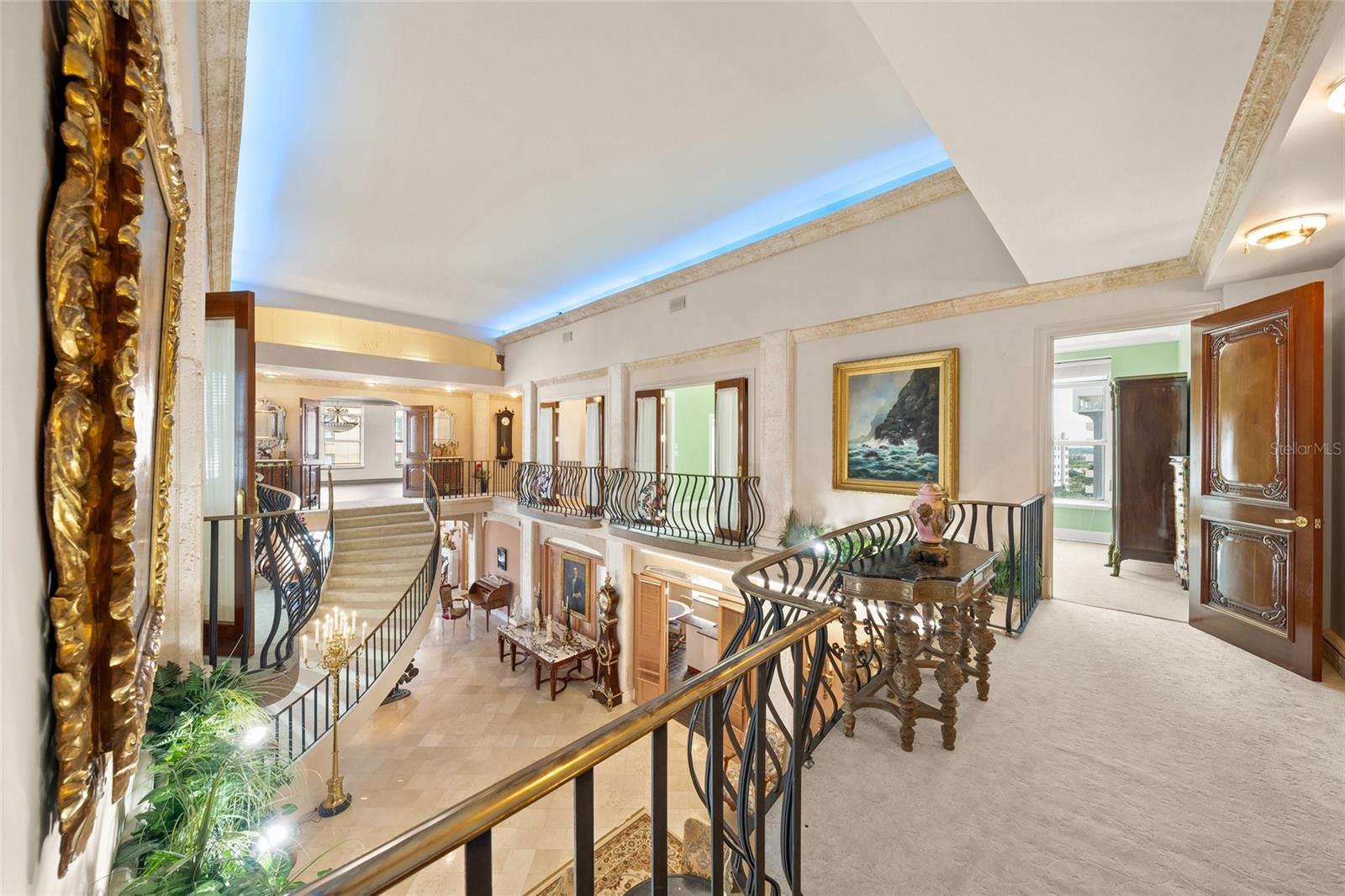 Image 36 of 68 For 1330 Main Street Ph 9 & 10