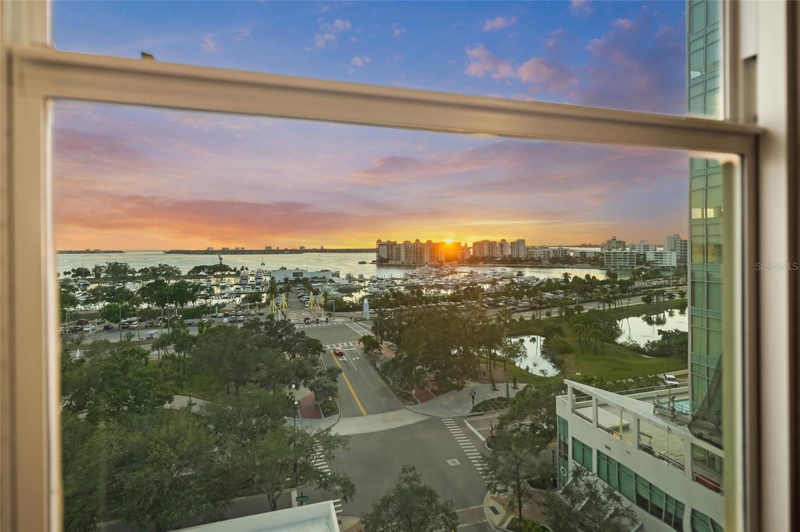 Image 37 of 68 For 1330 Main Street Ph 9 & 10