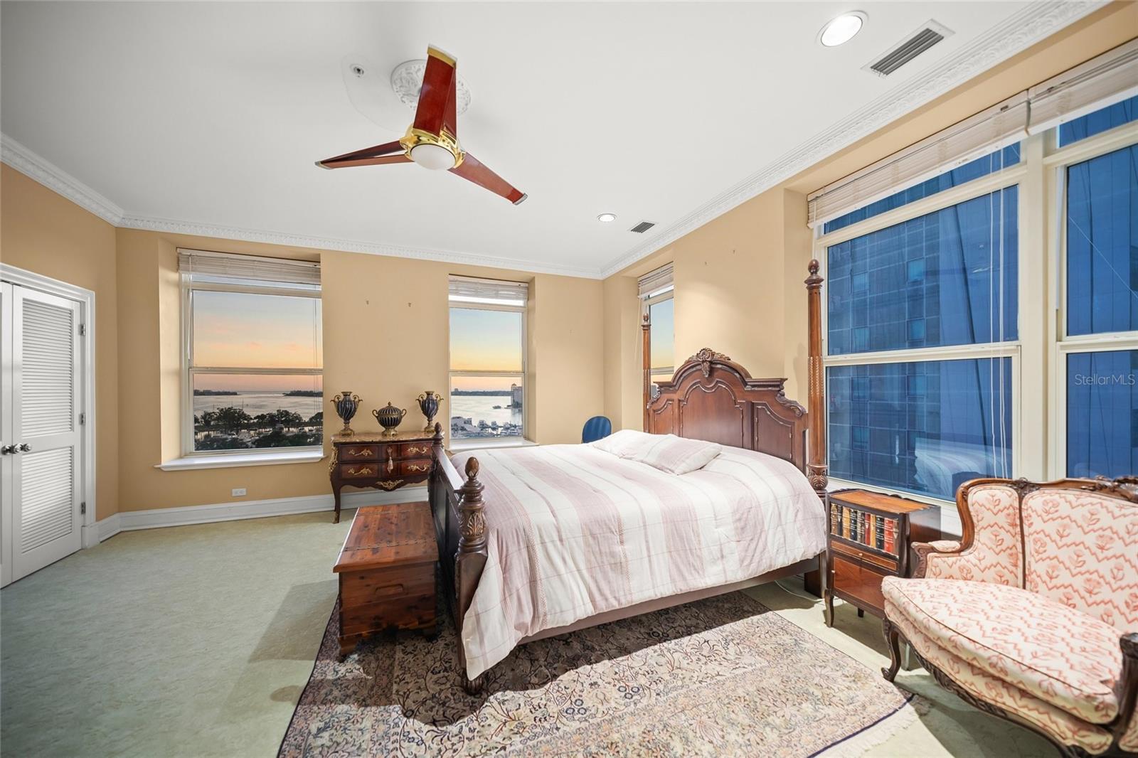 Image 39 of 68 For 1330 Main Street Ph 9 & 10