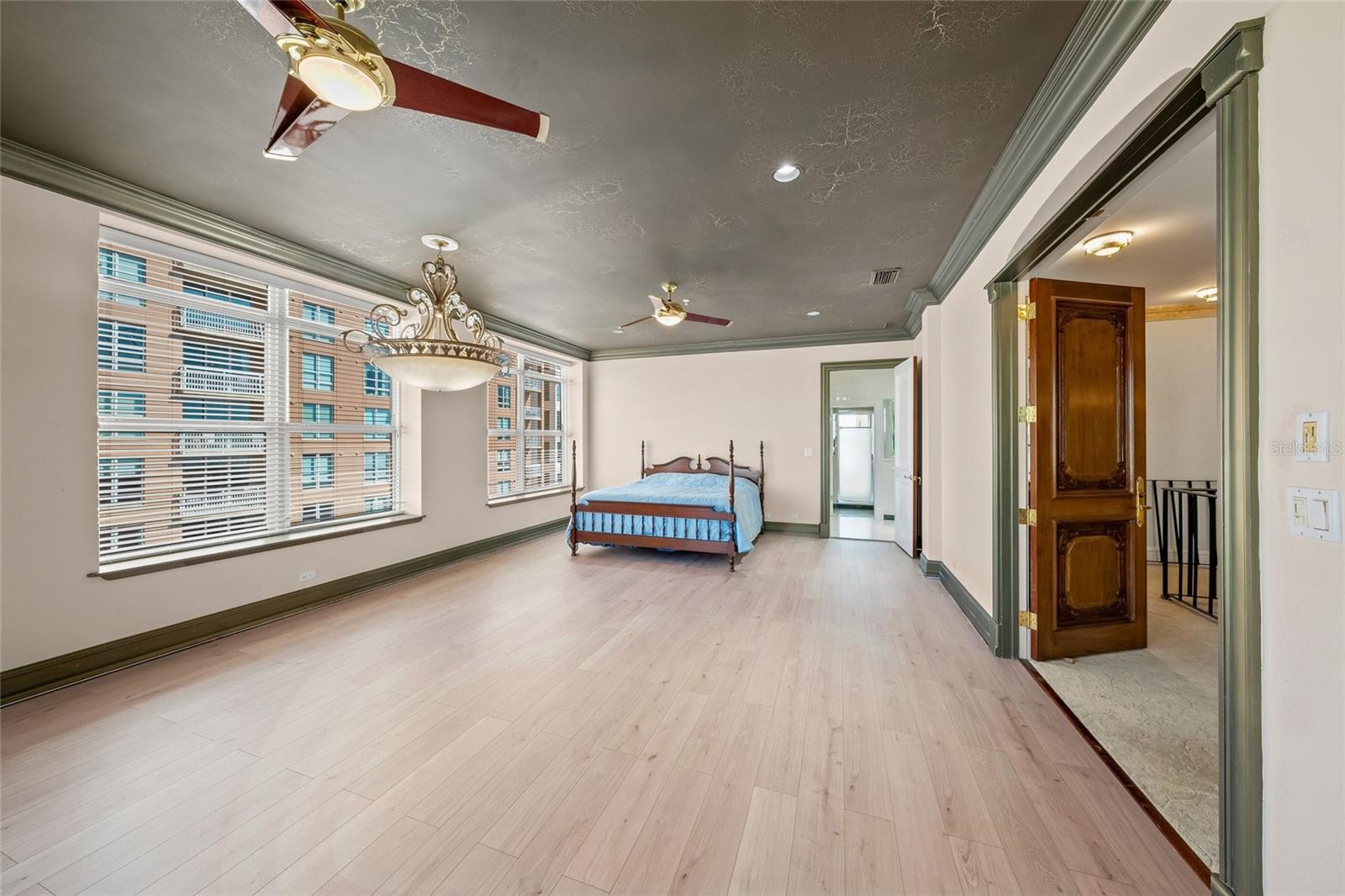 Image 42 of 68 For 1330 Main Street Ph 9 & 10