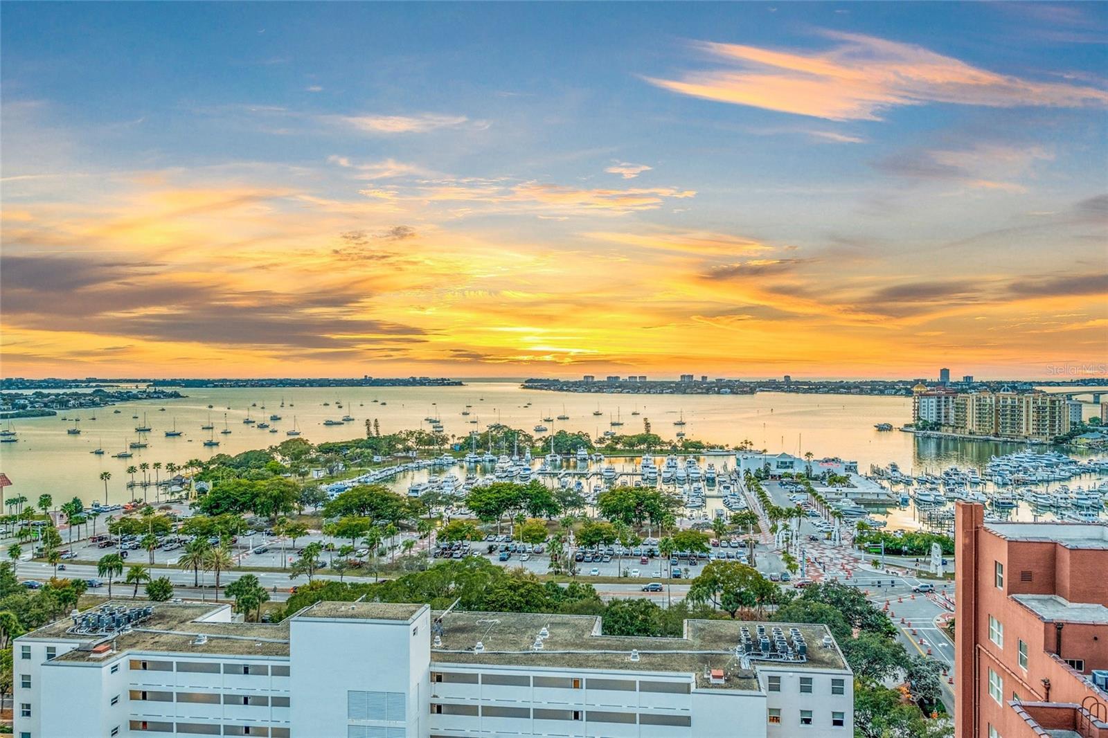 Image 5 of 68 For 1330 Main Street Ph 9 & 10