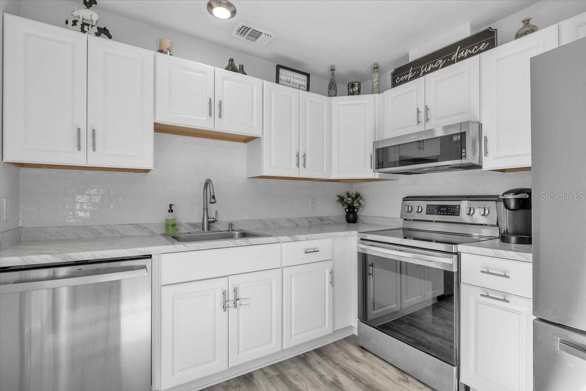 Image 16 of 42 For 5895 Spearman Circle