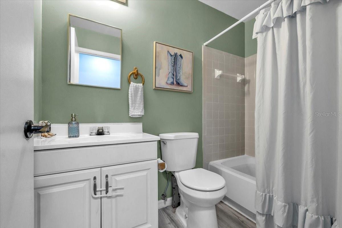 Image 33 of 42 For 5895 Spearman Circle