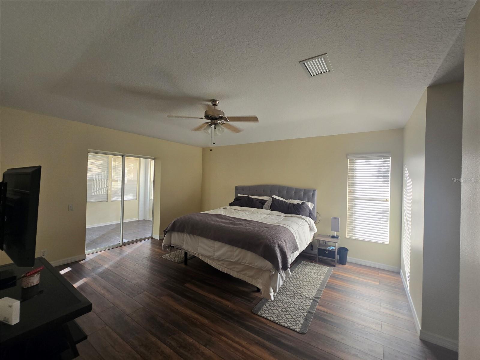 Image 6 of 12 For 5803 32nd Street E