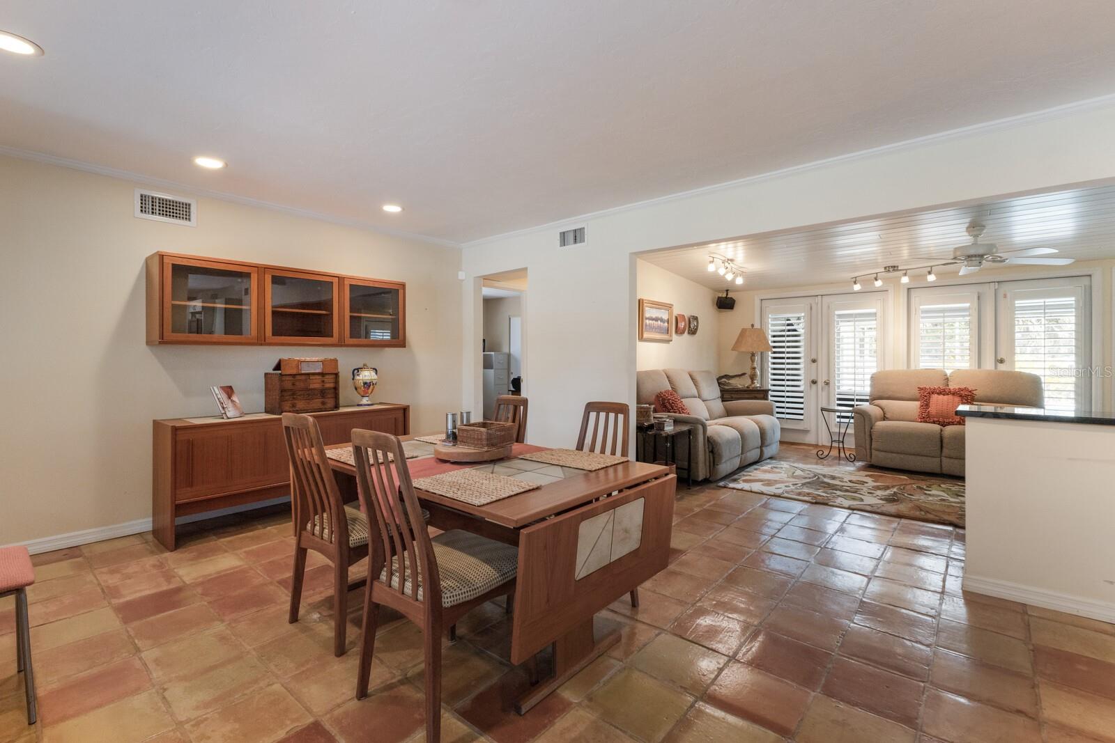 Image 16 of 76 For 2723 59th Street