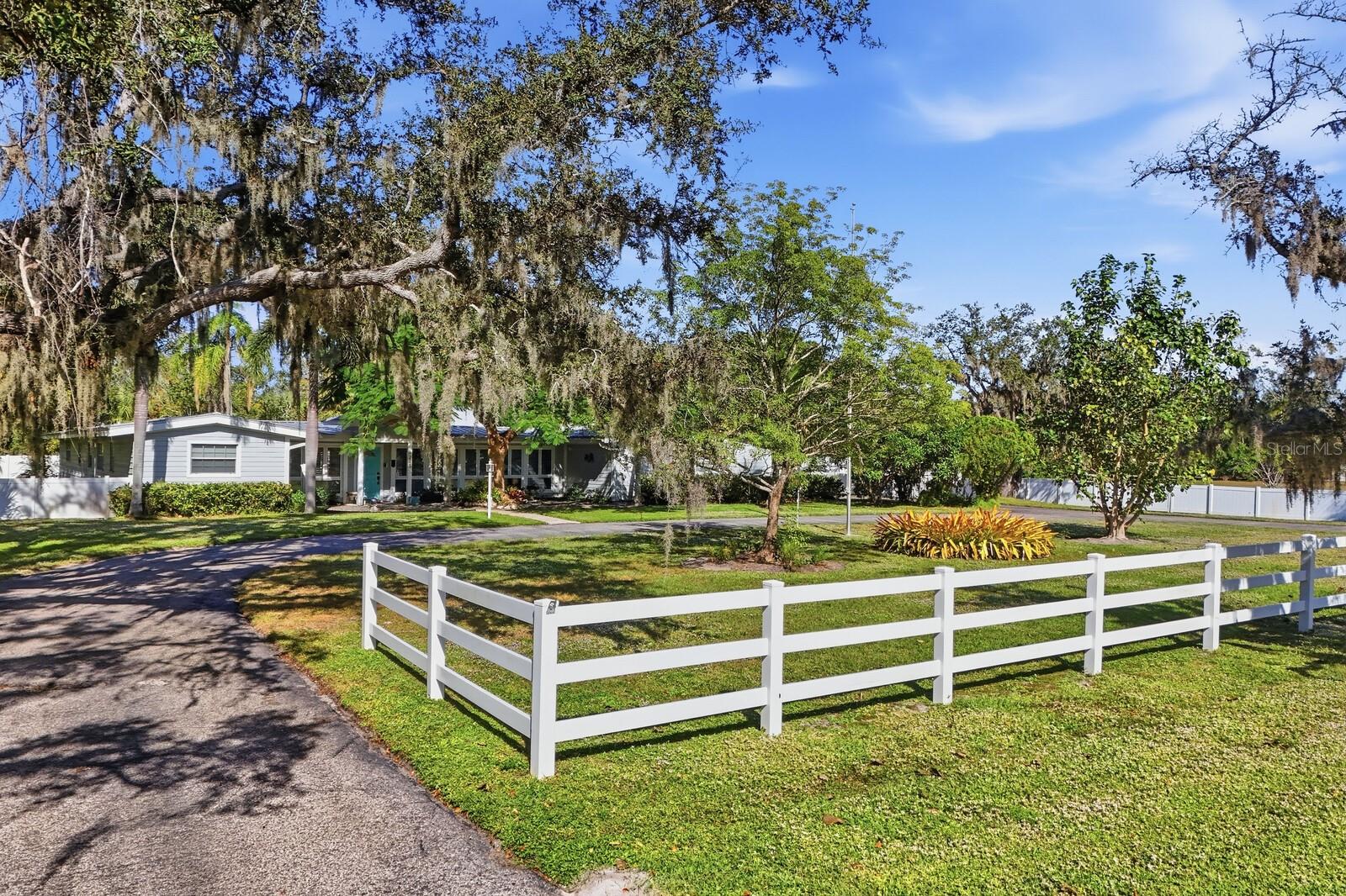 Image 4 of 76 For 2723 59th Street